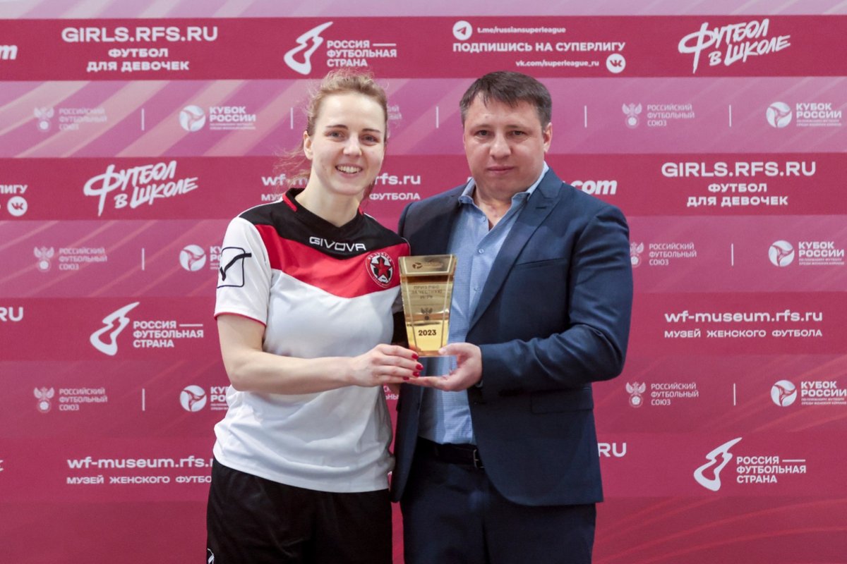 Женская «Звезда» взяла серебро Кубка России по пляжному футболу